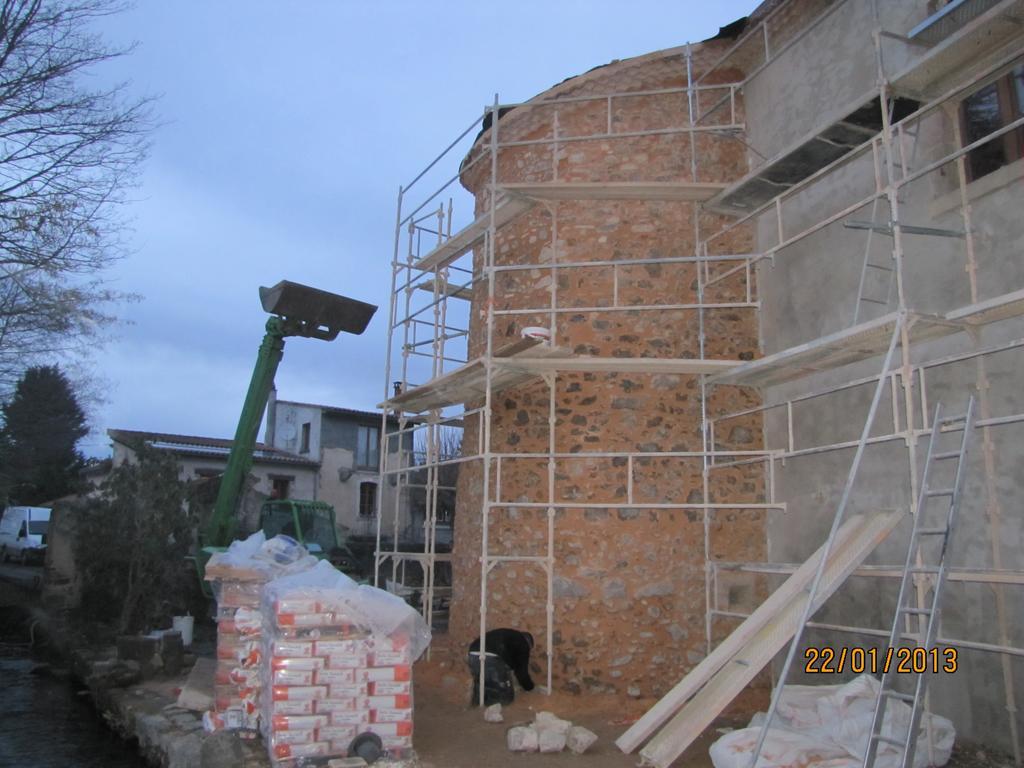Château des Aiguilles Saint-Rémy-de-Chargnat Exterior foto