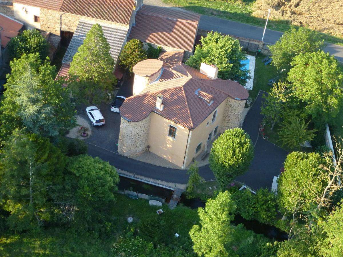 Château des Aiguilles Saint-Rémy-de-Chargnat Exterior foto